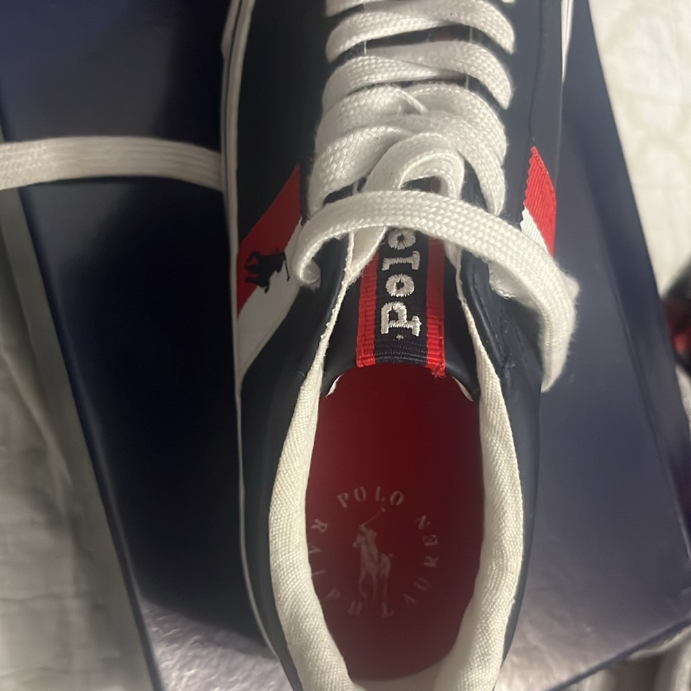 Used - Picture 2 of 3